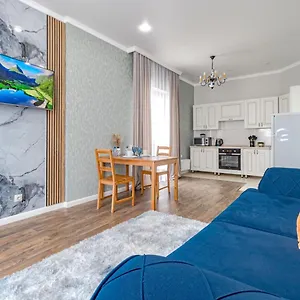 https://sinii-divan.hotels-in-astana.com